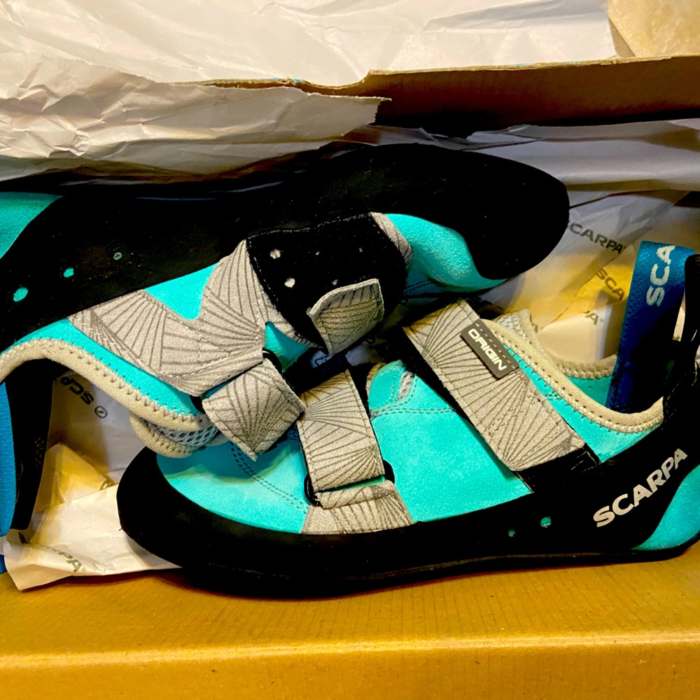 Women’s climbing shoes